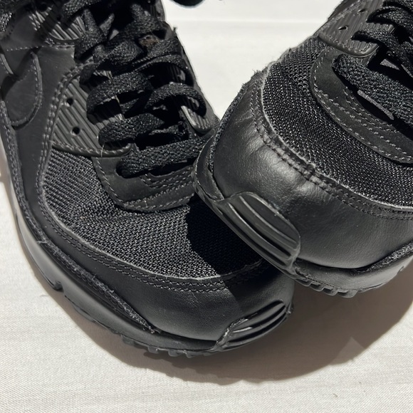 All Black Sneaker Athletic Shoes Men’s Size 9 - Picture 8 of 15